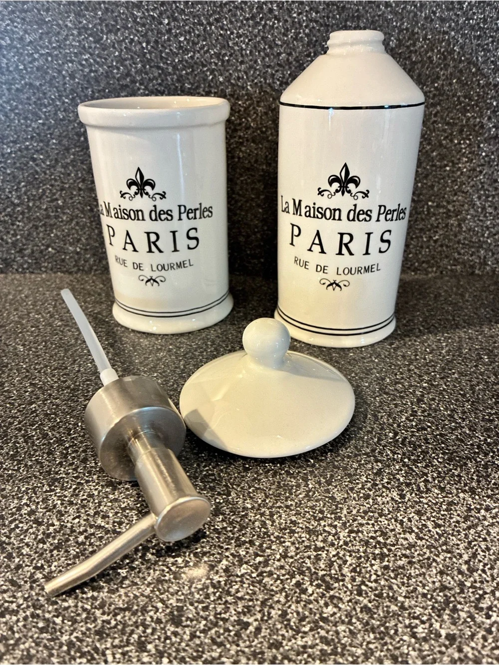 NWT La Maison des Perles Paris Rue de Lourmel Ceramic Bathroom Decor Containers
